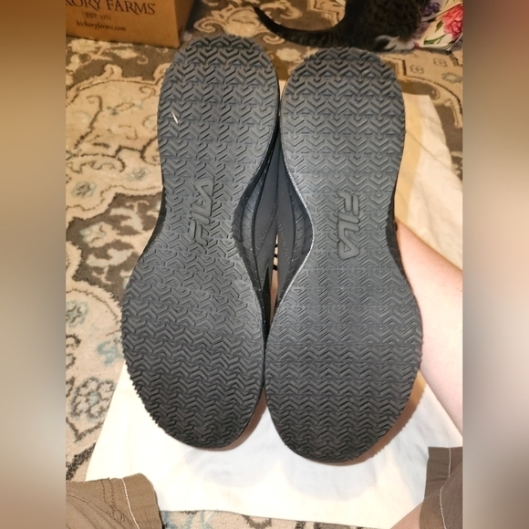 FILA Memory Layers Slip-Resistant Men's Sneakers SZ 11.5 NEW - Picture 3 of 5